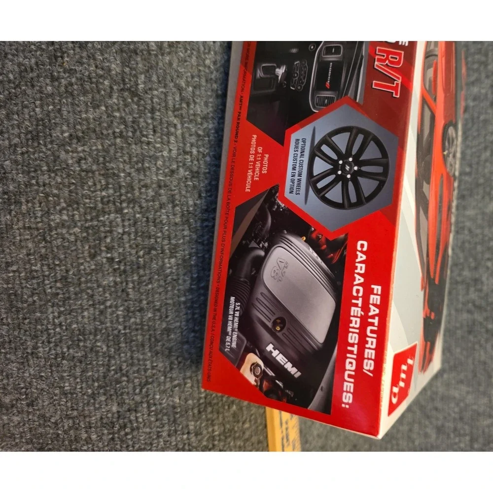 AMT 2021 Dodge Charger R/T 1/25 Plastic Model Car Kit New Red 144 Parts Skill 2